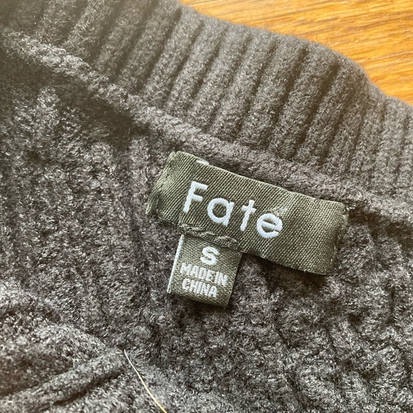 One shouldered sweater - Picture 2 of 2